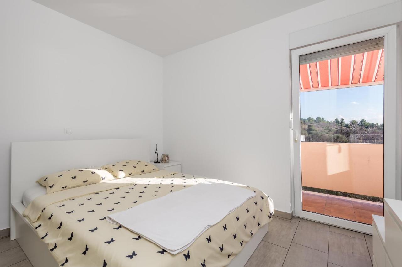 Apartment Tonka Barbat na Rabu ภายนอก รูปภาพ